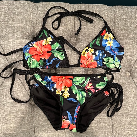 Fede Swimwear tropical string bikini - Picture 1 of 11